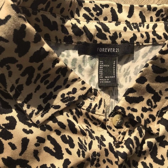 H&M button down tee - Picture 3 of 3